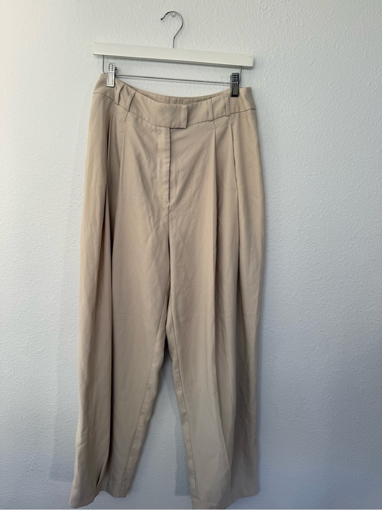 Topshop Other - Topshop NWOT Beige Pleated Dress Pants Nordstrom